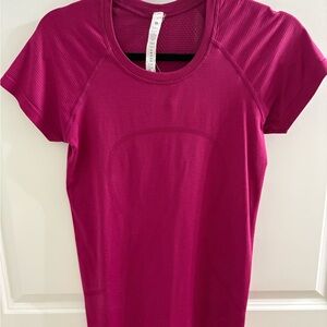 Lululemon Athletica Magenta Short Sleeve Tee